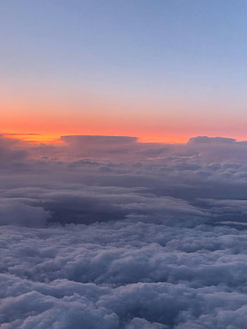 načechrané mraky, vysoká nadmořská výška, Ohromující letecký pohled, Závalný západ slunce, klidná atmosféra, klidné scény, horizont západu slunce, letecké snímkování, pohled na oblohu, mrak krajina, západ slunce mraky