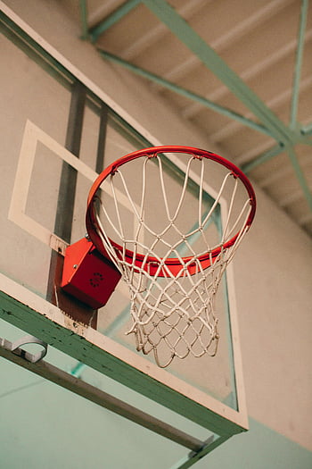 basketbalový koš, bílá síť, Červený okraj, vnitřní soud, Podrobný pohled, sportovní vybavení, basketbalová síť, basketbalový prsten, Vnitřní basketbal, sportovní zařízení, basketbal opěradlo