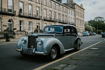 Vintage Rolls Royce, klasické auto, Edinburgh, Historická městská ulice, Elegantní architektura, Historické auto, Rolls Royce, Klasické vintage auto, historické ulice, elegantní auto