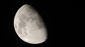 lune grise, surface de la lune, ciel de nuit, image détaillée, cratères, texture lunaire, corps céleste, astronomie, photographie de nuit, cratères lunaires, texture de la lune