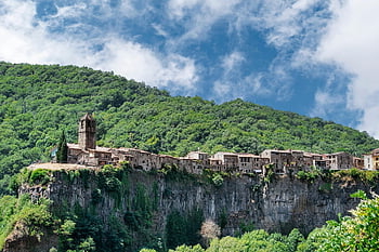 castellfollit de la roca, hora, krajina, město, budov, vegetace, Příroda, girona, Katalánsko, Španělsko, scenérie