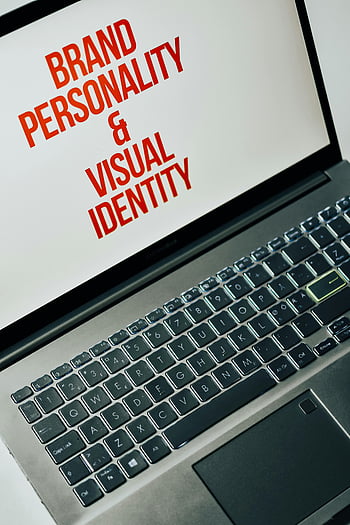 laptop negru și argintiu, Personalitate de marcă, identitate vizuală, strategie de marketing, ecranul laptopului, afișare text, concept de afaceri, Imagine profesională, marketing digital, Dezvoltarea mărcii, Branding vizual