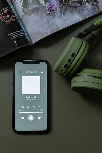 chytrý telefon, podcast, hudba, zelená sluchátka, časopis, technologie, životní styl, moderní smartphone, nyní hraje, Zvuk, přístroj