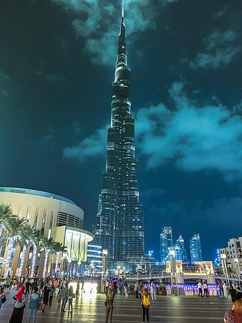 burj khalifa, Dubaj, noční výhled, Nejvyšší mrakodrap, osvětlená budova, lidé stojící, výšková budova, noční dobu, nádherný výhled, panorama města, palmy