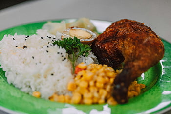 poulet frit, riz, blé, plaque verte, plat au poulet, poulet savoureux, Oeuf, fermer, graines de sésame, persil, repas