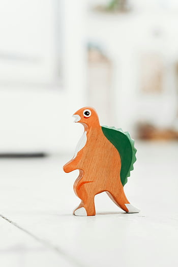Dřevěná hračka dinosaura, oranžová a zelená, zářivé barvy, Vnitřní herna, lehká podlaha, dětská hračka, dřevěná hračka, postava dinosaura, Hravý design, Ekologická hračka, vzdělávací hračka