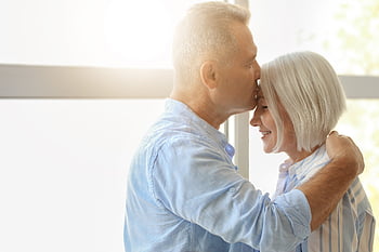 anziano, coppia, amore, bacio, persona, la pensione, donna, maturo, insieme, uomo, abbraccio