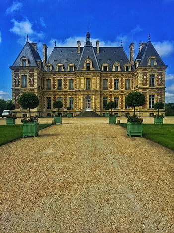 francouzský zámek, Antony France, klasické architektury, pěstěné zahrady, Elegantní budova, modrá obloha, zelené hrnkové rostliny, Kamenná příjezdová cesta, historické nemovitosti, Evropský hrad, venkovní scénu