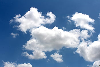 bílé mraky, načechrané mraky, Vibrující modrá obloha, klid, svoboda, cloudové fotografie, pozadí oblohy, Přírodní krásy, klidná obloha, cloudformace, mírové mraky