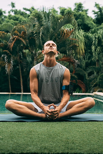 uomo, posa yoga, bordo piscina, meditazione, all'aperto, bali, vegetazione lussureggiante, esercizio, rilassamento, natura, fitness