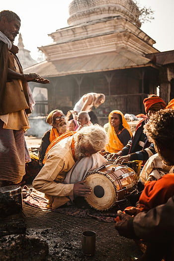 hinduistický chrám, kathmandu, poutníků, tradiční hudba, rituály, shromáždění, kulturní akce, náboženský ceremoniál, bubnování, duchovní praxe, Nepál