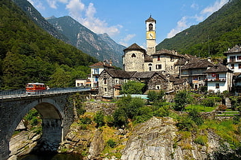 hus, Europa, rejse, historisk, Schweiz, Verzasca, bjerge, bro, kirke, natur, udsigtspunkt