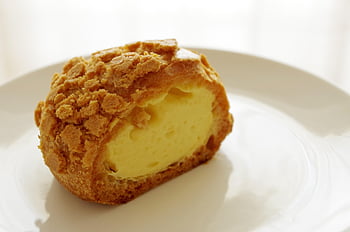 Sfogliatina alla panna, crema pasticciera, Pasticcino, torta, choux, dolce, crema, forno, soffio, delizioso, cibo