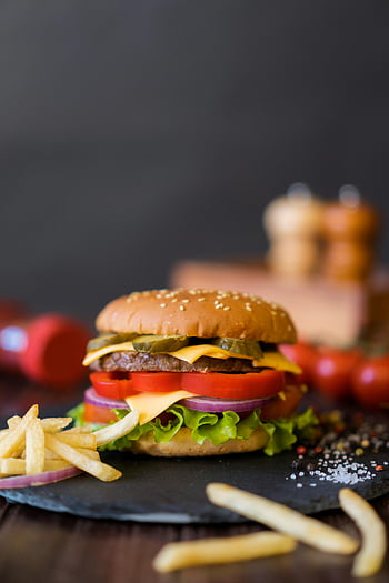 cheeseburger, čerstvé hranolky, Burger v ústech, Nadšenci potravin, burger a hranolky, Cheeseburger s hranolky, Delicious Burger, Burgerovy zálivky, Kombinace Burger a Fries, burger se sýrem, burger se zeleninou