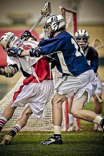 hráči, travnaté hřiště, atletická intenzita, dynamická scéna, lakrosová akce, Sportovní soutěž, týmové sporty, venkovní sporty, soutěžní sporty, sportovní fotografie, sportovní akce