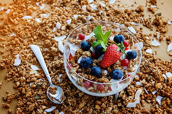 strawberry, blueberry, clear glass bowl, granola breakfast, fresh berries, yogurt, healthy breakfast, București, top view, mint, coconut flakes
