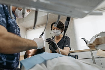 fogászati ​​Klinika, betegbetegség, modern klinika, Két fogorvos, fogászati ​​eljárás, klinikai környezet, betegellátás, fogászati ​​kezelés, orvosi környezet, szakmai fogászat, szájhigiéné