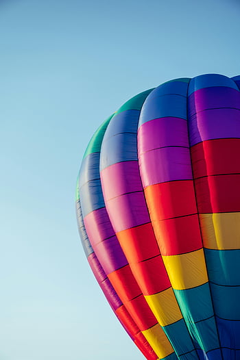 Balon Udara Panas Berwarna-warni, langit biru jernih, petualangan, kebebasan, melonjak, warna-warna cerah, aktivitas di luar ruangan, tampak atas, perjalanan, festival, waktu luang