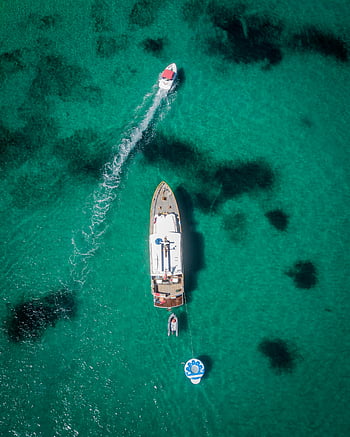 letecké snímkování, bílá a hnědá loď, dron výstřel, Sydney Waters, Křišťálově čistá tyrkysová, plachetnice, Cestovní průzkum, tyrkysové vody, letecký pohled, plavba lodí, cestování sydney