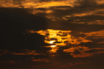 por do sol, silhueta de nuvens, nuvens dramáticas, Hue dourado, Sunset cativante, céu, tarde, beleza natural, cloudformation, Céu laranja, fotografia do sol