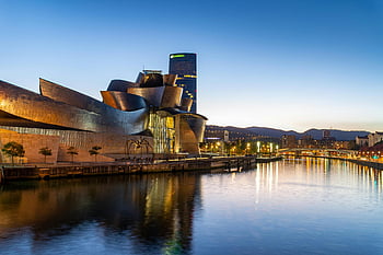 Museo Guggenheim di Bilbao, Spagna, Fiume nervo, crepuscolo, vista incredibile, punto di riferimento architettonico, Museo d'arte moderno, Paesaggio urbano di Bilbao, riflessione serale, edificio iconico, destinazione del viaggio