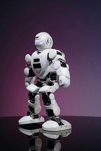 bílá robot hračka, kolena ohnutá, Futuristický robot, humanoidní robot, odrazný povrch, Pozadí přechodu, bílý robot, hračka robot, stojící robot, Moderní robot, Sci-fi robot