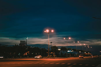 nacht weg, straatverlichting, Bewegende auto's, stedelijke weg, moderne stad, nacht scene, gloeiende lichten, verkeer, lantaarnpalen, stadsgezicht, nachtfotografie