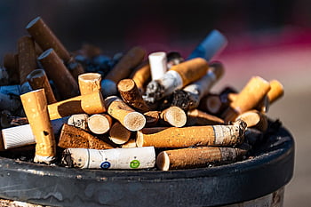 cigaret, popelník, kouření, nikotin, tabák, pouliční popelník, Závislost na cigaretách, odvykání kouření