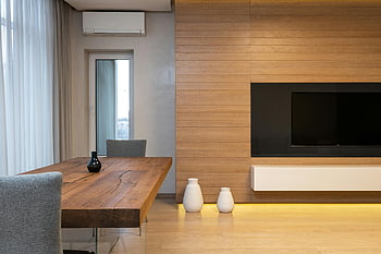 modernes Wohnzimmer, Schlanke Möbel, Holzakzente, Elegantes Innenarchitektur, wandmontierter Fernseher, zeitgemäßes Dekor, Styles Wohnzimmer, minimalistisches Design, gemütliches Interieur, Wohnkultur, Wohnraum