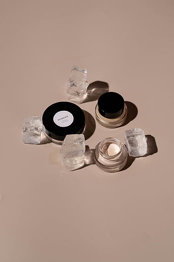Produk kecantikan, kristal, produk makeup, balok es, latar belakang netral, Minimalis yang elegan, masih hidup, bubuk, estetis, Estetika minimalis, Kecantikan masih hidup