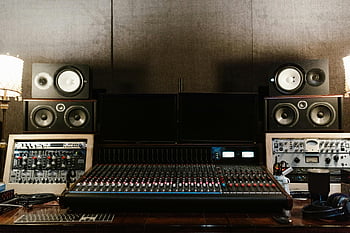 nahrávací studio, zvukový mixér, zesilovače, hudební produkce, Vysoce kvalitní nastavení, reproduktory, audio zařízení, profesionální studio, mixážní pult, Studiové reproduktory, Produkce zvuku