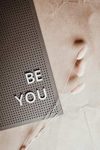 BE YOU, pin board, dried pampas grass, kraft paper, minimalist flat lay, message board, motivational quote, decorative elements, flat lay photography, inspirational message, natural decor