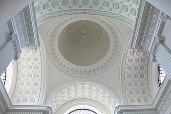 kopule budovy, fotografování s nízkým úhlem, Ozdobná bílá kopule, Složité architektonické detaily, stropní konstrukce, architektura interiéru, klasická architektura, stropní strop, architektonická fotografie, bílá kopule, Podrobný strop