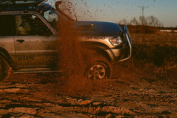 SUV 4x4, terénní auto, písečná stezka, napínavá akce, dobrodružství, výkonný 4x4, řízení, terénní, muž jízdy, Muddy Trail, dobrodružné vozidlo