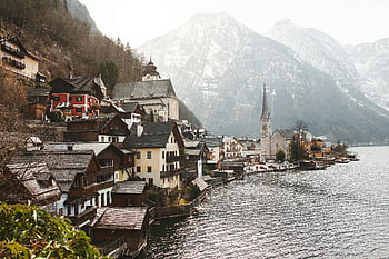 Hallstatt 마을, 호숫가, 산들, 겨울 장면, 매력적인, 물 근처의 집, 오스트리아 알프스, 전통 가옥, 교회 첨탑, 경치 좋은 풍경, 고산 마을