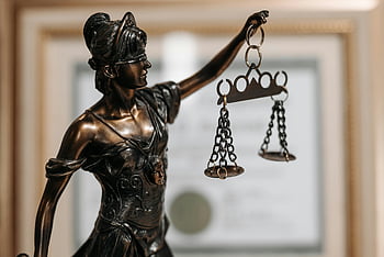 Themis Figur, Anwaltsbüro, Bronze Lady Gerechtigkeit, Waagen halten, Büroumgebung, Nahaufnahmestatue, Rechtsymbol, Gerechtigkeitskala, Themis Statue, Bronze Statue, Büroeinrichtung