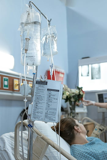 nemocniční postel, trpěliví, Intravenózní léčba, zdravotní péče, zotavení, nemocniční pokoj, iv kapání, trpělivá péče, Zdravotní zařízení, nemocniční pacient