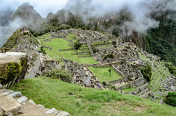 Machu Picchu, città antica, Ande, Perù, campo di erba verde, montagna, sito storico, Civiltà Inca, destinazione del viaggio, vista panoramica, antiche rovine
