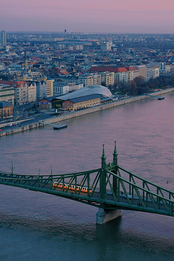 letecký pohled, vlak na mostě, budapešť, historický most, Dunaj, soumrak, panoráma města, městské panorama, tramvaj, řeka, západ slunce