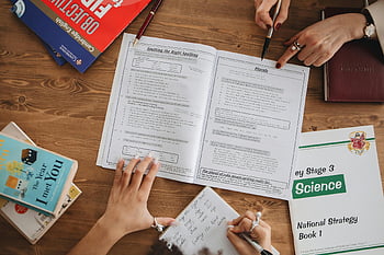 studieren, offene Bücher, Notizen machen, Draufsicht, Studenten, Lernen, Notizbuch, Notizen schreiben, Wissenschaftsbuch, nationale Strategie