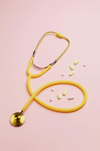 노란 청진기, 의사, 분홍색 배경, 건강 관리, 치료, 의료 장비, 노란색 의료 도구, 의료 상징, 치료 기호, 의료 개념