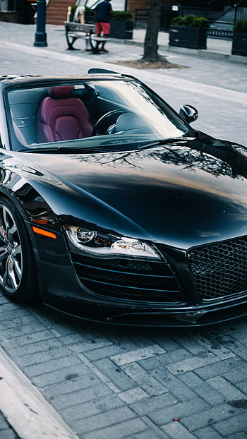 Schwarzer Audi, Luxus-Sportwagen, Stadtstraße, Modernes Automobildesign, städtische Kulisse, schlankes Auto, geparktes Auto, Audi Auto, Sportwagendesign, städtischen Umfeld, Autofotografie