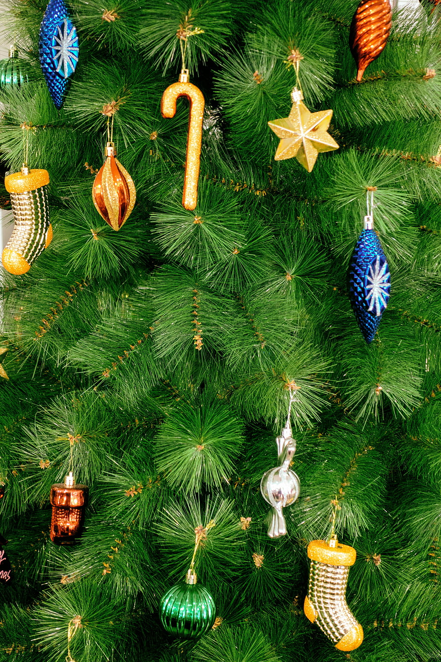 Christmas tree, ornaments, festive decorations, close-up photo, colorful ornaments, holiday decor, Christmas decorations, tree ornaments, festive tree, holiday ornaments, Christmas tree ornaments