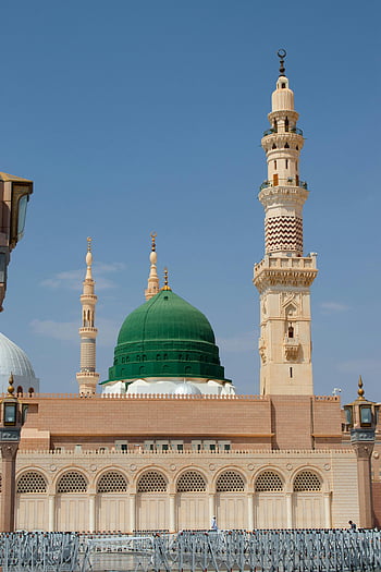 Moschea di Phet, medina, cupola verde, minareti, vista esterna, cielo sereno, architettura islamica, Sito religioso, Arabia Saudita, luogo sacro, Punto di riferimento islamico