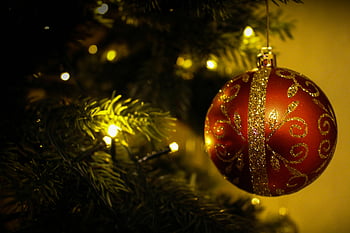 Kırmızı Baybles, Noel süsü, süslü ağaç, parlayan ışıklar, şenlikli, tatil, kırmızı süsleme, Noel ağacı, tatil dekoru, kış, süsler