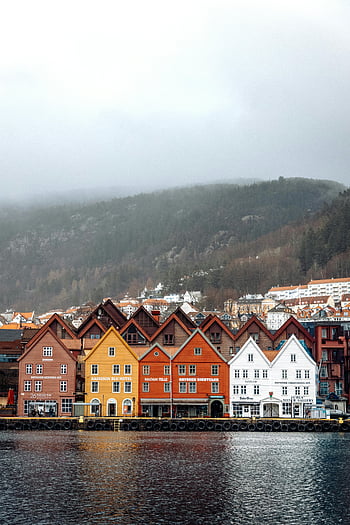 barevné dřevěné domy, bergen norway, Tradiční dřevěné domy, nábřeží domy, Okouzlující domy, Bergenské nábřeží, Norské domy, barevné domy, tradiční norské domy, Panoráma města Bergen, nábřeží scenérie