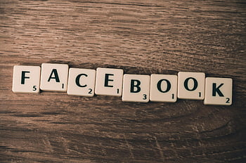 Facebook, csempézés, közösségi média, fa háttér, fehér csempe, helyesírási facebook, kopogtasson darabokat, fa felület, digitális marketing, Online jelenlét, kommunikációs platform