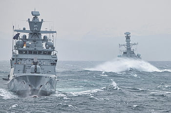 Německé lodě námořnictva, Navy válečné lodě, Turbulentní oceánské vody, námořní síla, námořní plavidla, vojenské lodě, Navigace oceánu, námořní flotila, námořní operace