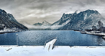 Snow-Covered Dock, zimní krajina, Jezero Traunsee, gmunden Rakousko, zasněžené hory, zimní pohled, přístaviště jezera, Snowy Dock, horské jezero, zimní scenérie