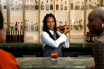 žena, barman, koktejly, nápoje, bar, přátelé, večírek, whisky, staromódní, pohostinství, koktejl